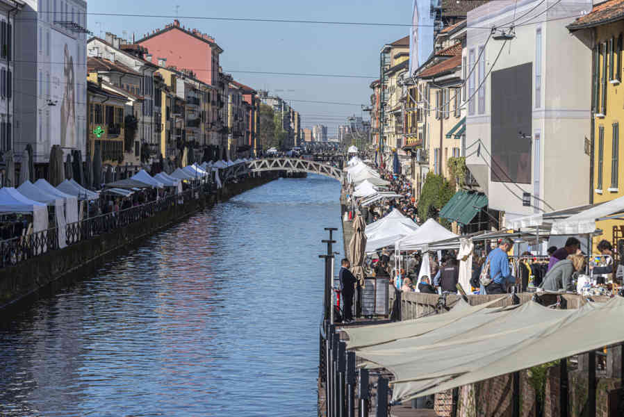 Italia - Milán 171 - barrio de Navigli.jpg